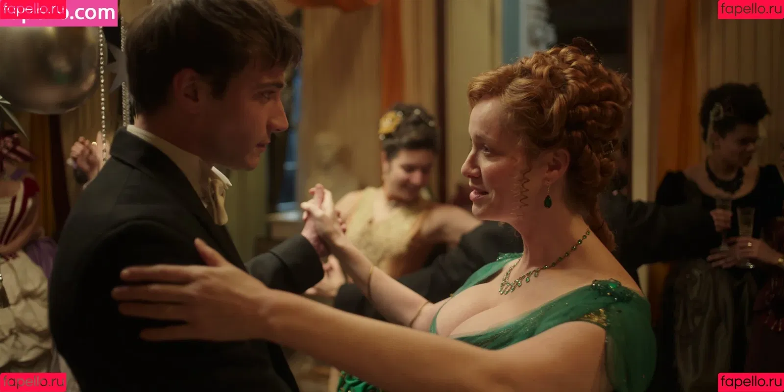 Christina Hendricks / actuallychristinahendricks Onlyfans Photo Gallery 
