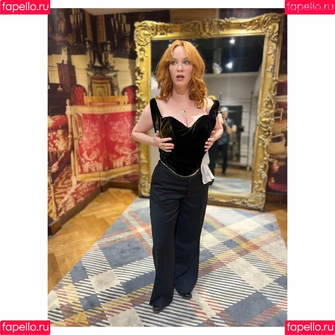 Christina Hendricks / actuallychristinahendricks Onlyfans Photo Gallery 