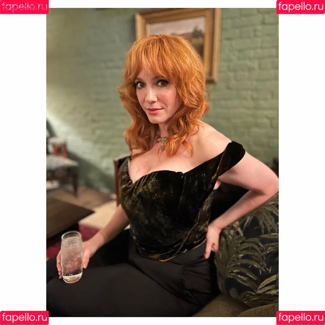 Christina Hendricks / actuallychristinahendricks Onlyfans Photo Gallery 