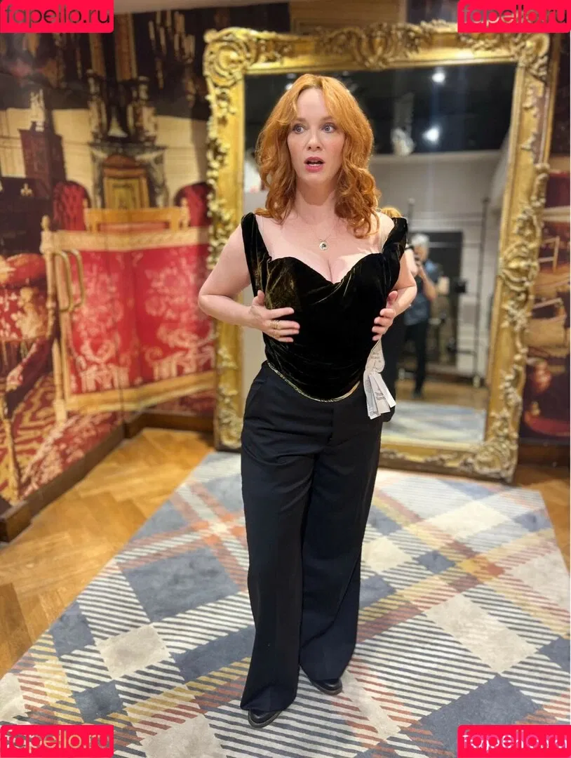 Christina Hendricks / actuallychristinahendricks Onlyfans Photo Gallery 