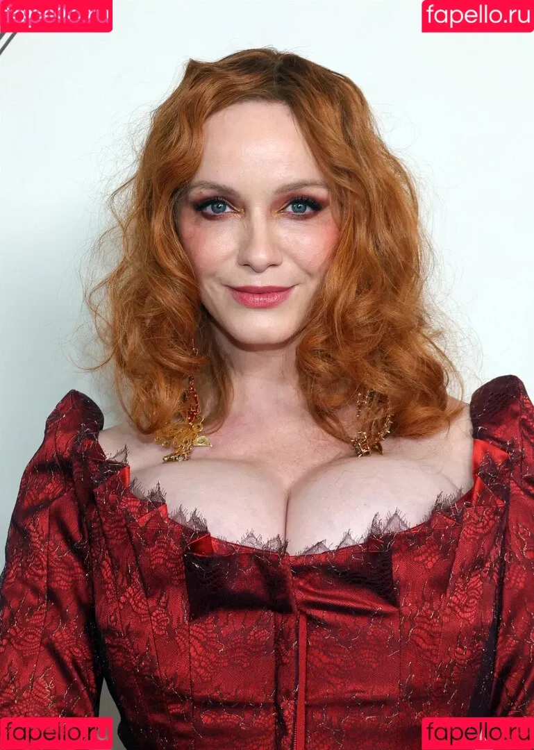 Christina Hendricks / actuallychristinahendricks Onlyfans Photo Gallery 