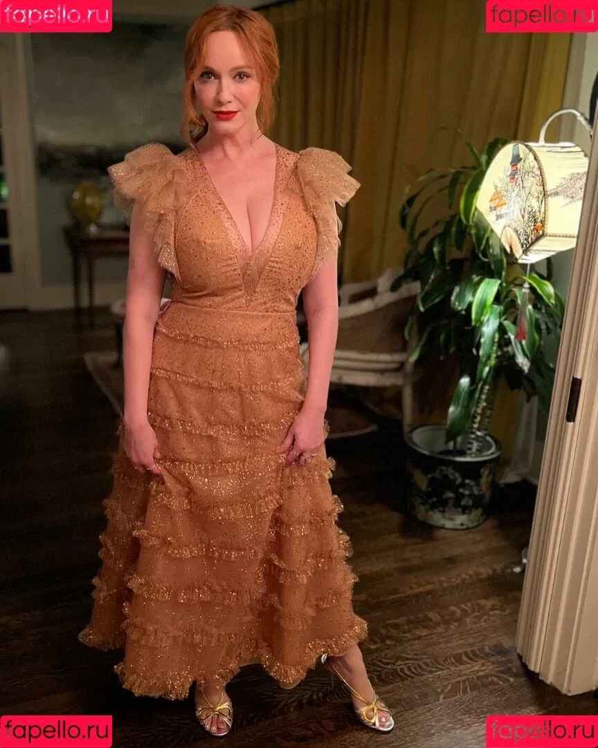 Christina Hendricks / actuallychristinahendricks Onlyfans Photo Gallery 