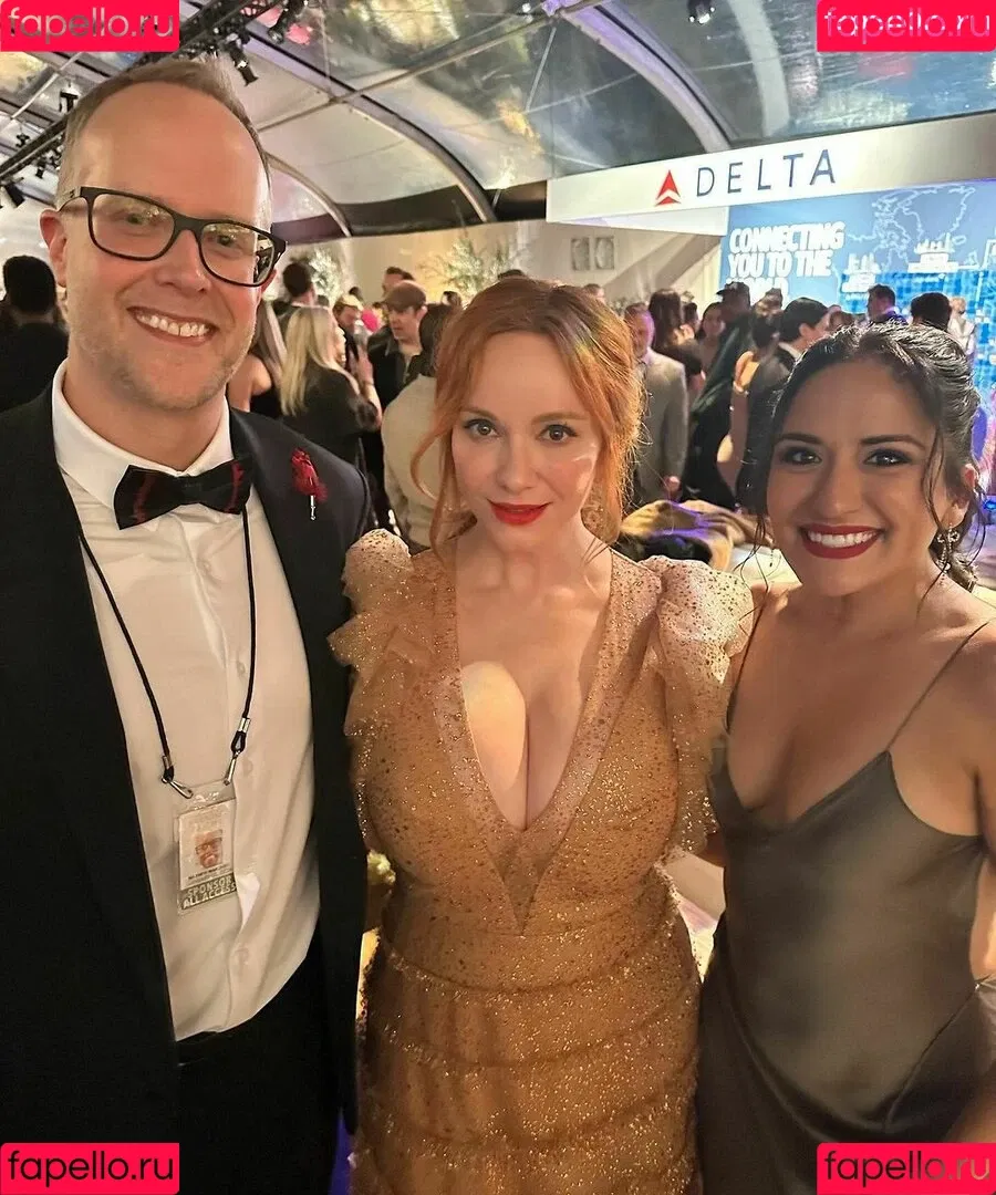 Christina Hendricks / actuallychristinahendricks Onlyfans Photo Gallery 