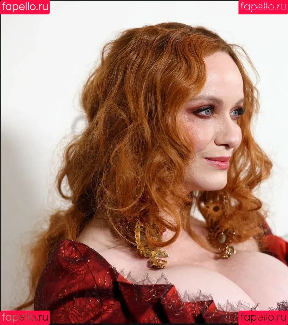 Christina Hendricks / actuallychristinahendricks Onlyfans Photo Gallery 