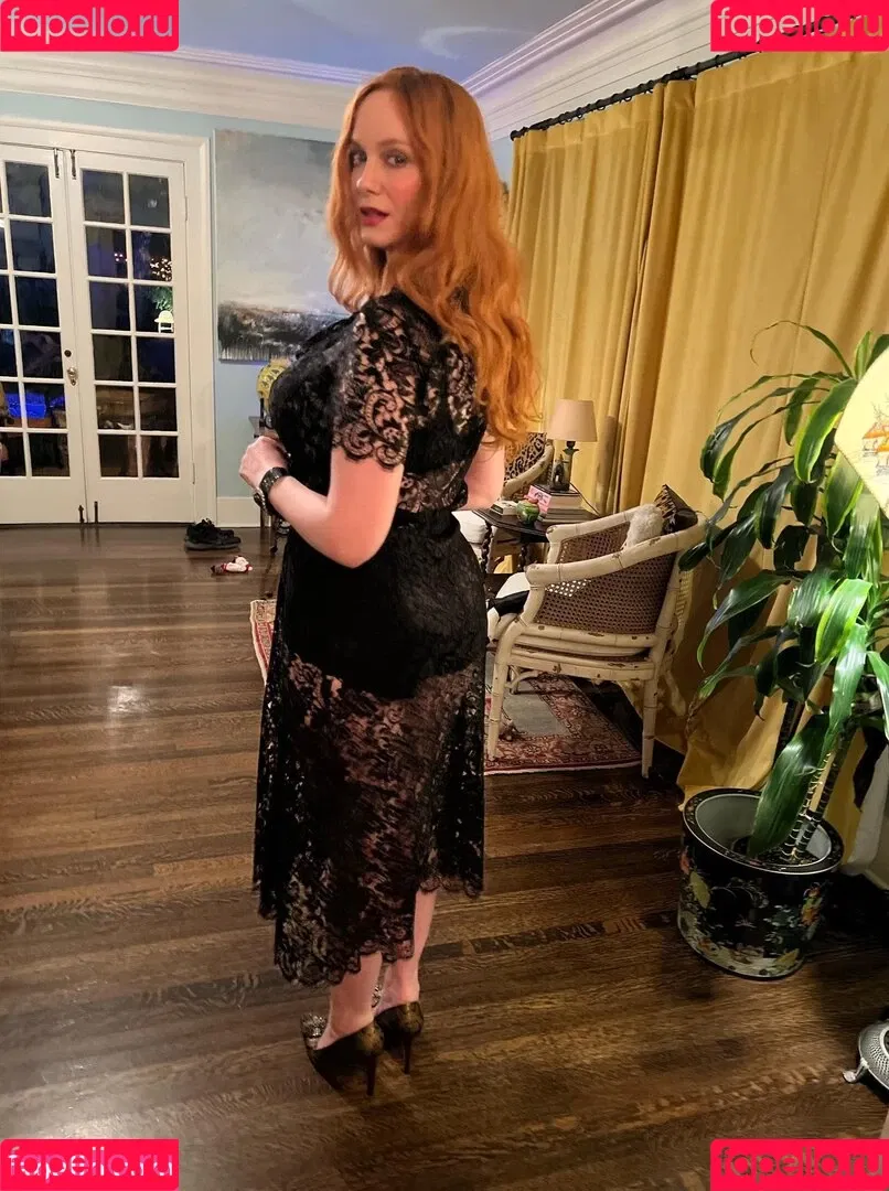 Christina Hendricks / actuallychristinahendricks Onlyfans Photo Gallery 