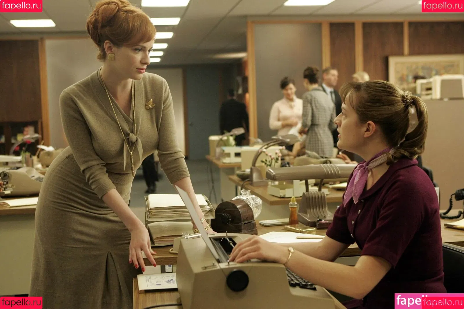 Christina Hendricks / actuallychristinahendricks Onlyfans Photo Gallery 