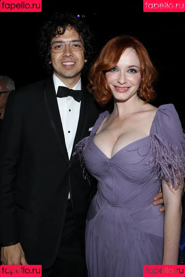 Christina Hendricks / actuallychristinahendricks Onlyfans Photo Gallery 