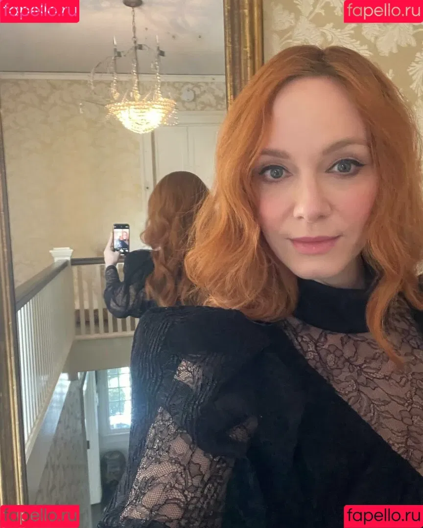 Christina Hendricks / actuallychristinahendricks Onlyfans Photo Gallery 