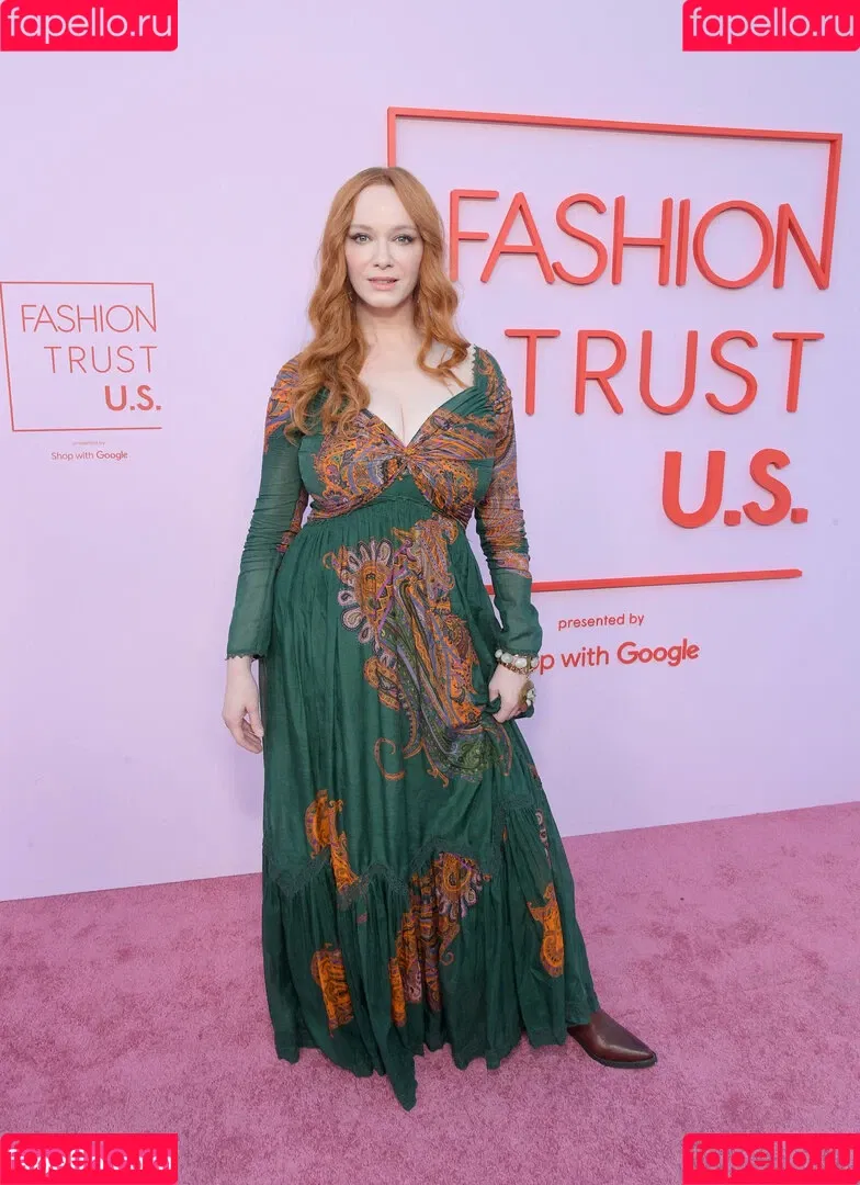 Christina Hendricks / actuallychristinahendricks Onlyfans Photo Gallery 