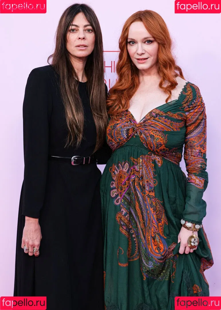 Christina Hendricks / actuallychristinahendricks Onlyfans Photo Gallery 