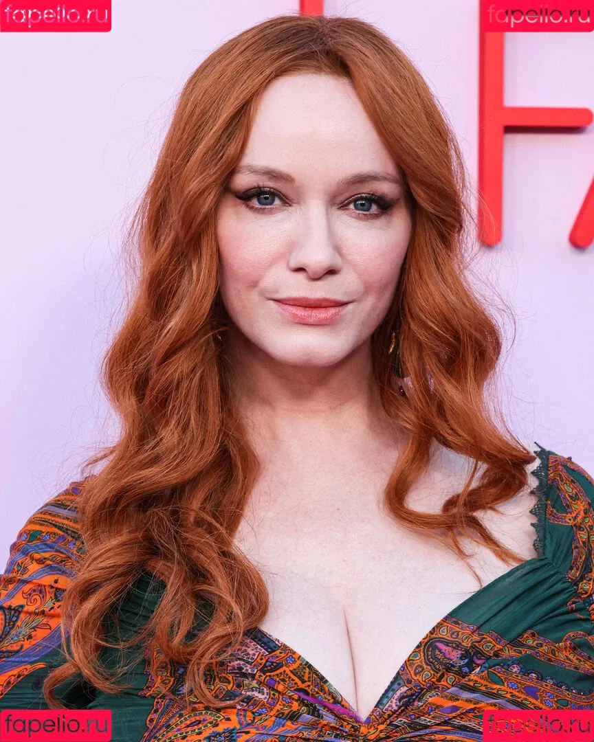 Christina Hendricks / actuallychristinahendricks Onlyfans Photo Gallery 