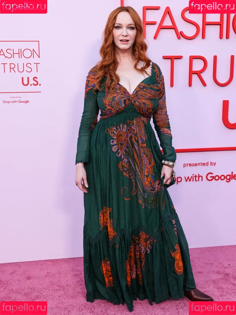 Christina Hendricks / actuallychristinahendricks Onlyfans Photo Gallery 