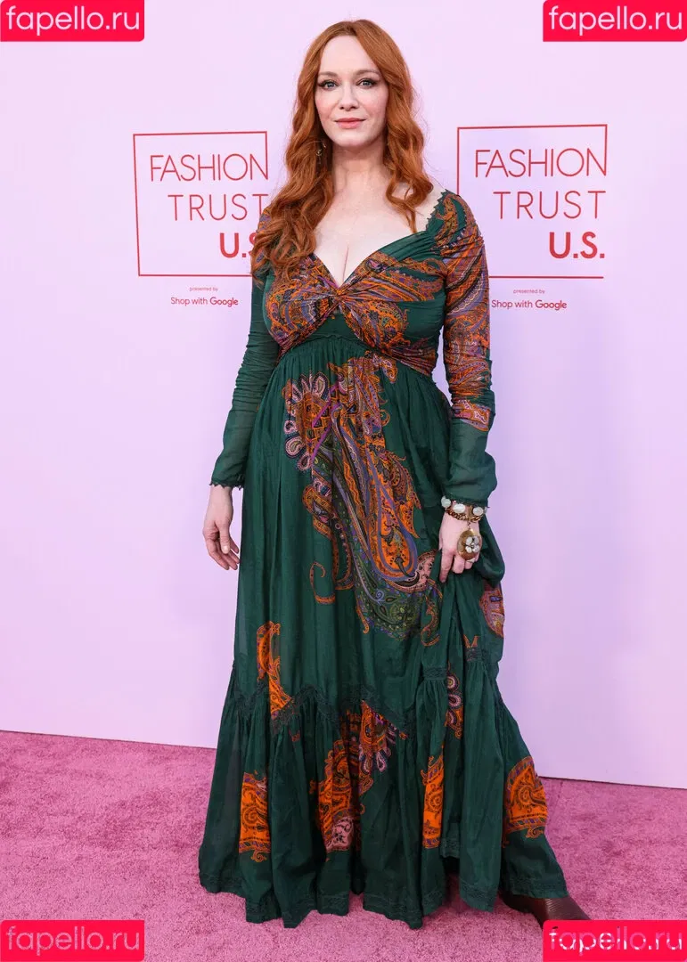 Christina Hendricks / actuallychristinahendricks Onlyfans Photo Gallery 