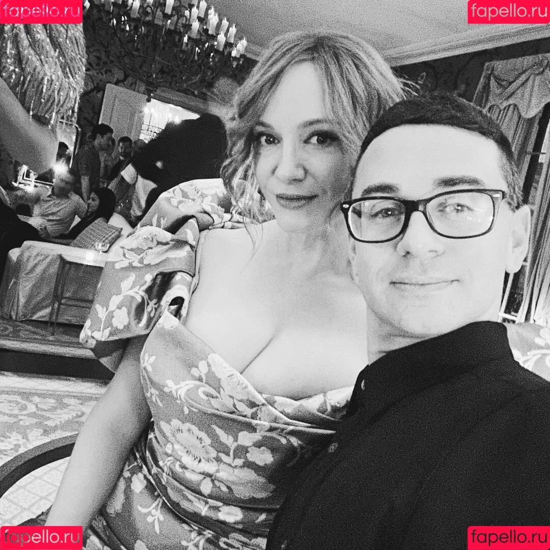 Christina Hendricks / actuallychristinahendricks Onlyfans Photo Gallery 