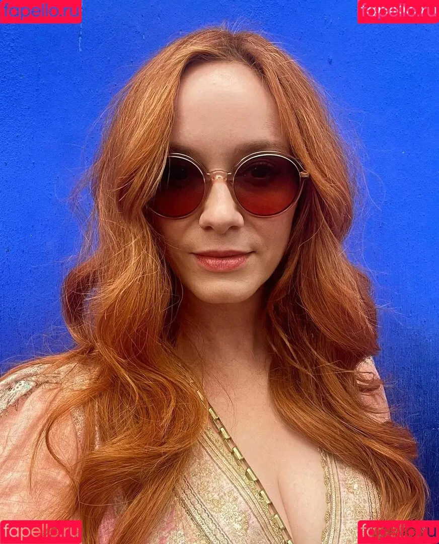Christina Hendricks / actuallychristinahendricks Onlyfans Photo Gallery 
