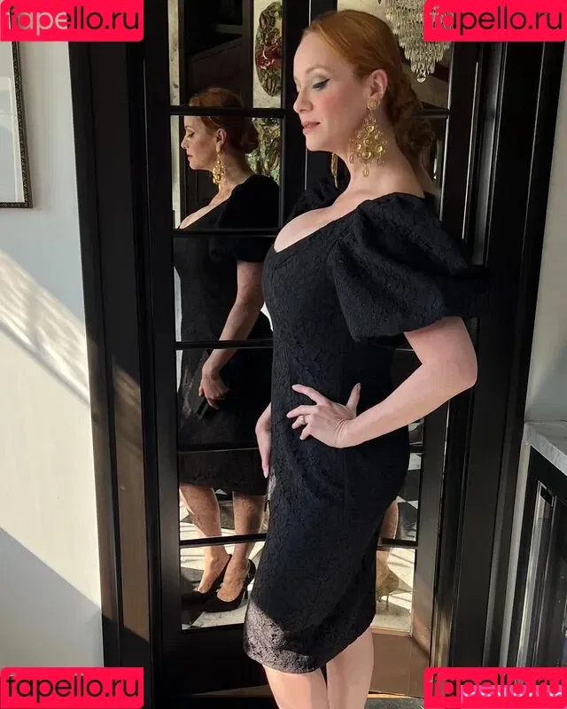 Christina Hendricks / actuallychristinahendricks Onlyfans Photo Gallery 