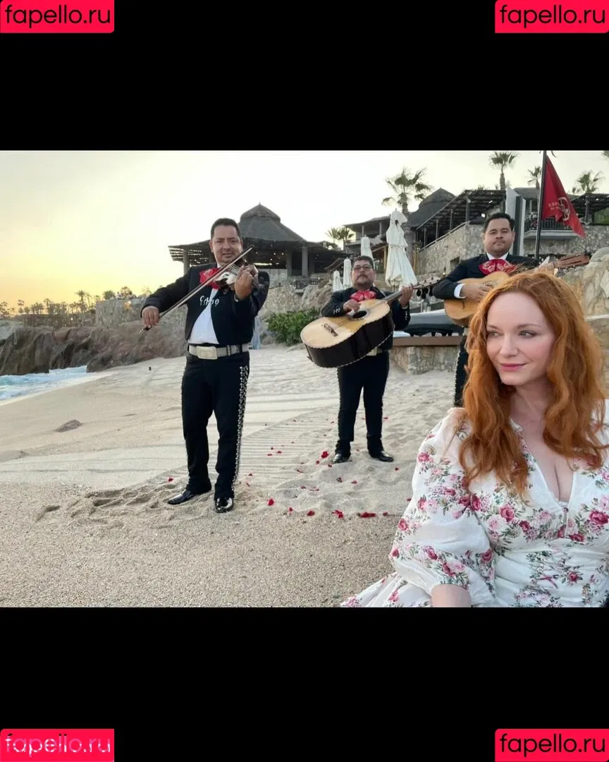 Christina Hendricks / actuallychristinahendricks Onlyfans Photo Gallery 
