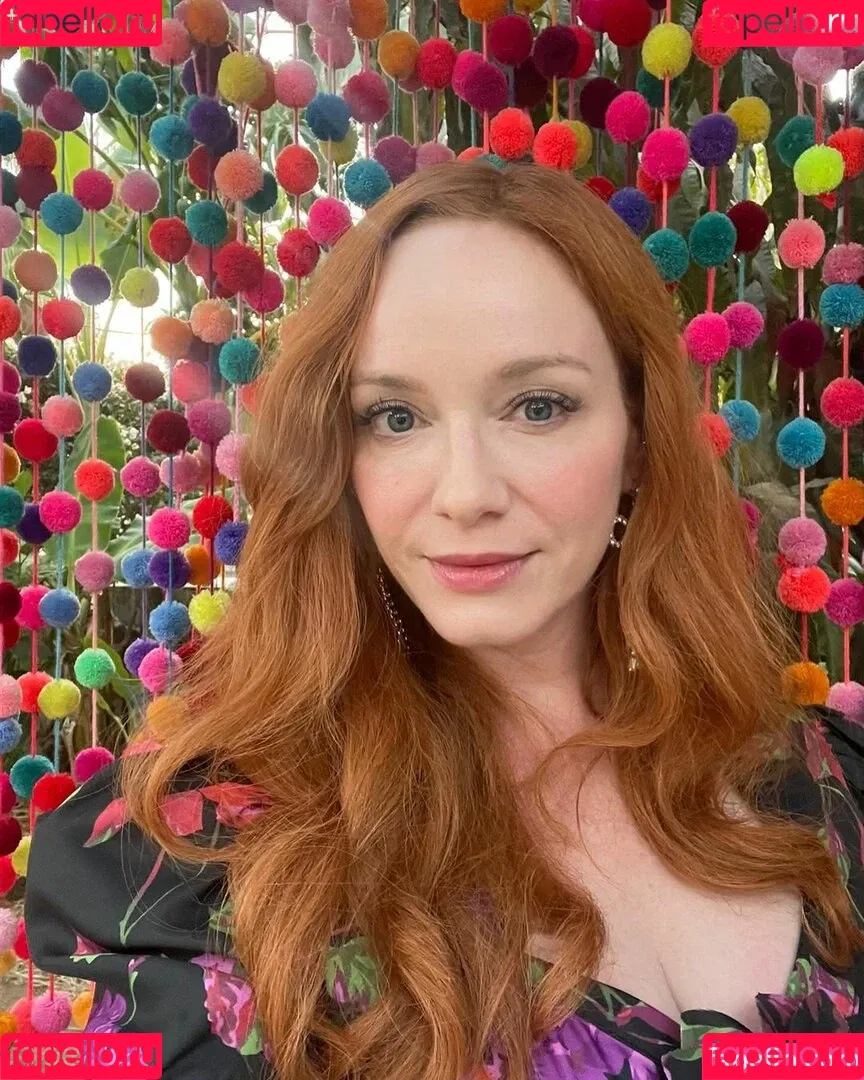 Christina Hendricks / actuallychristinahendricks Onlyfans Photo Gallery 