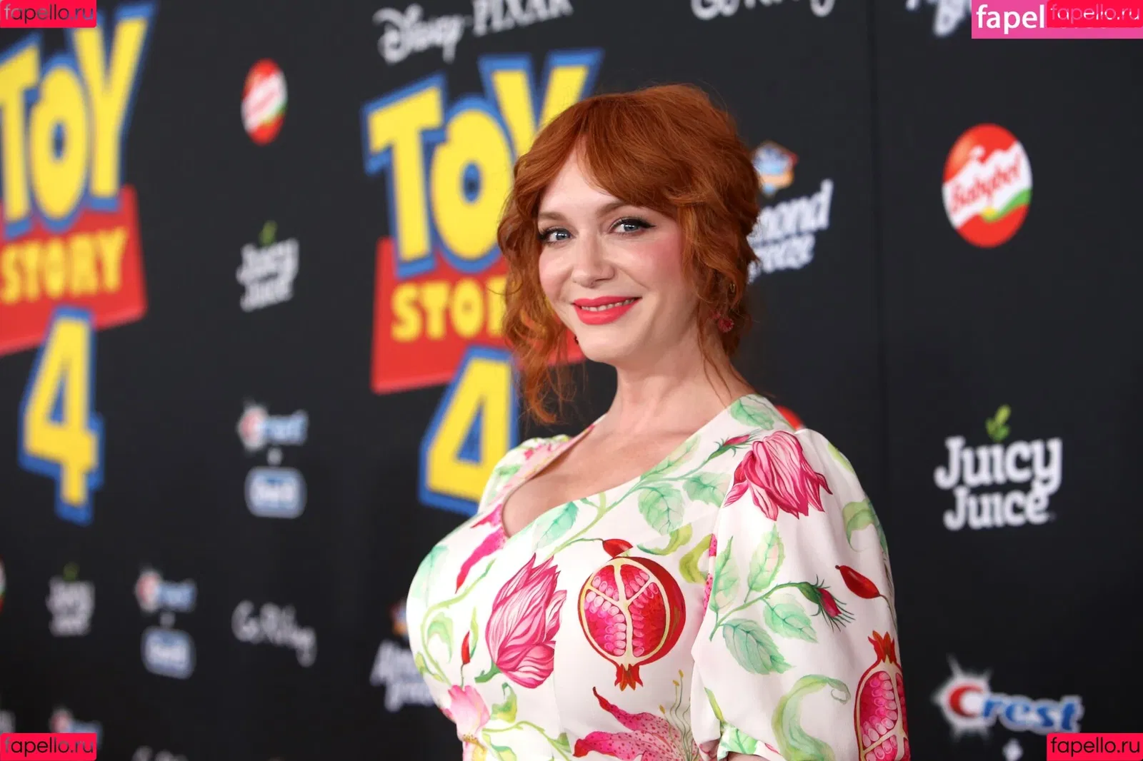 Christina Hendricks / actuallychristinahendricks Onlyfans Photo Gallery 