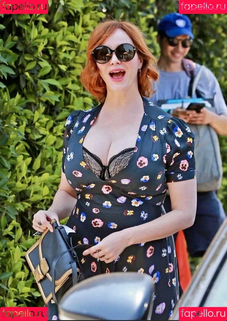 Christina Hendricks / actuallychristinahendricks Onlyfans Photo Gallery 