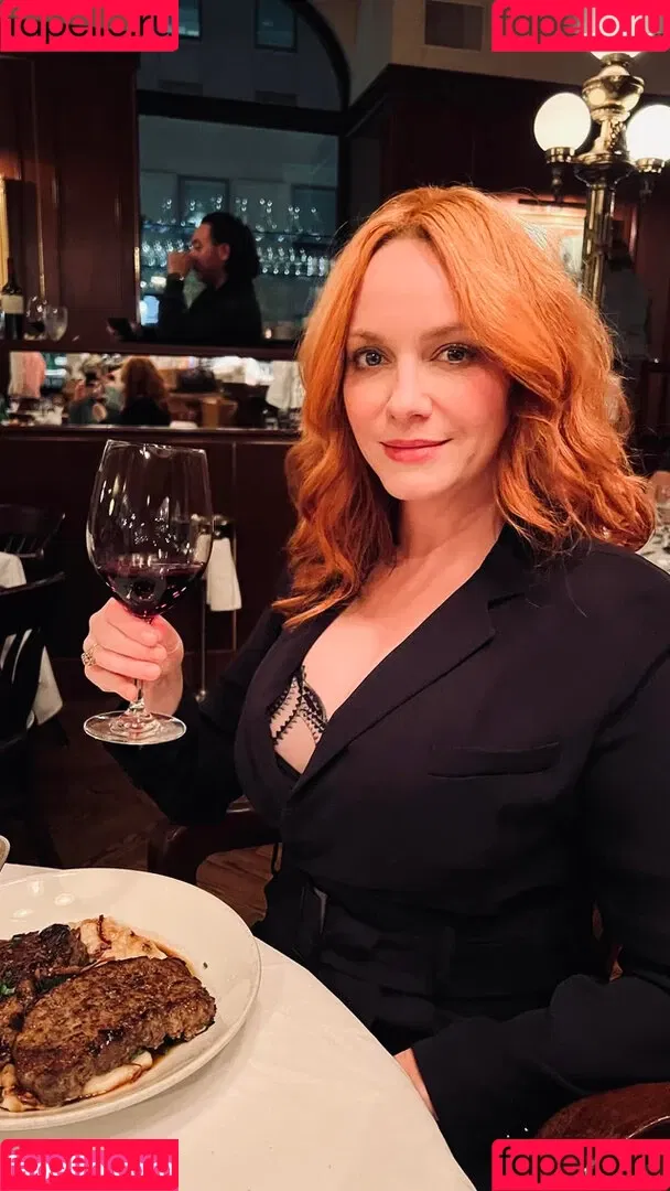 Christina Hendricks / actuallychristinahendricks Onlyfans Photo Gallery 
