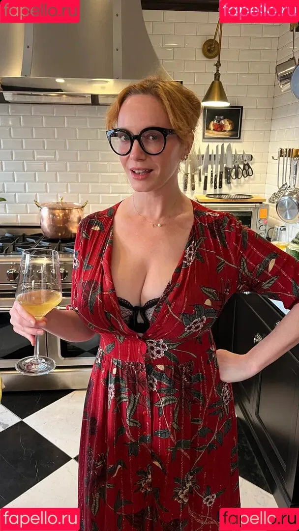 Christina Hendricks / actuallychristinahendricks Onlyfans Photo Gallery 