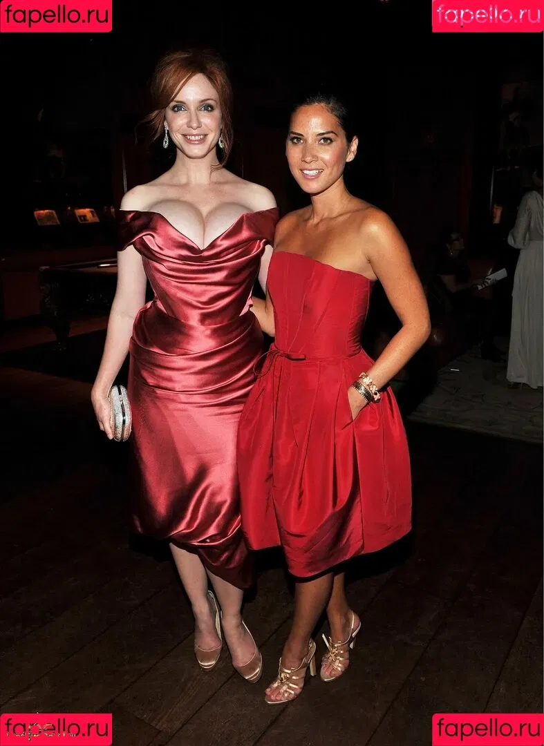 Christina Hendricks / actuallychristinahendricks Onlyfans Photo Gallery 