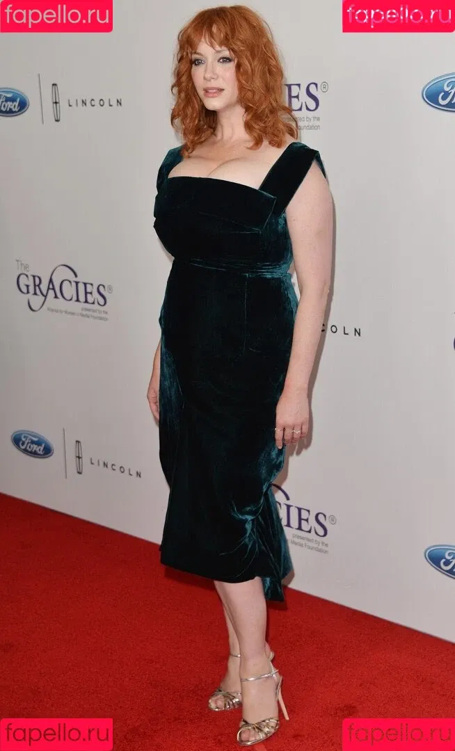 Christina Hendricks / actuallychristinahendricks Onlyfans Photo Gallery 