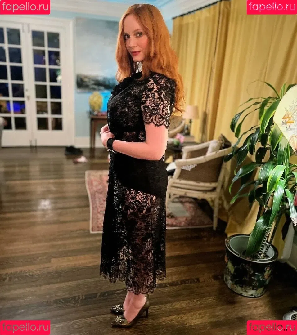 Christina Hendricks / actuallychristinahendricks Onlyfans Photo Gallery 