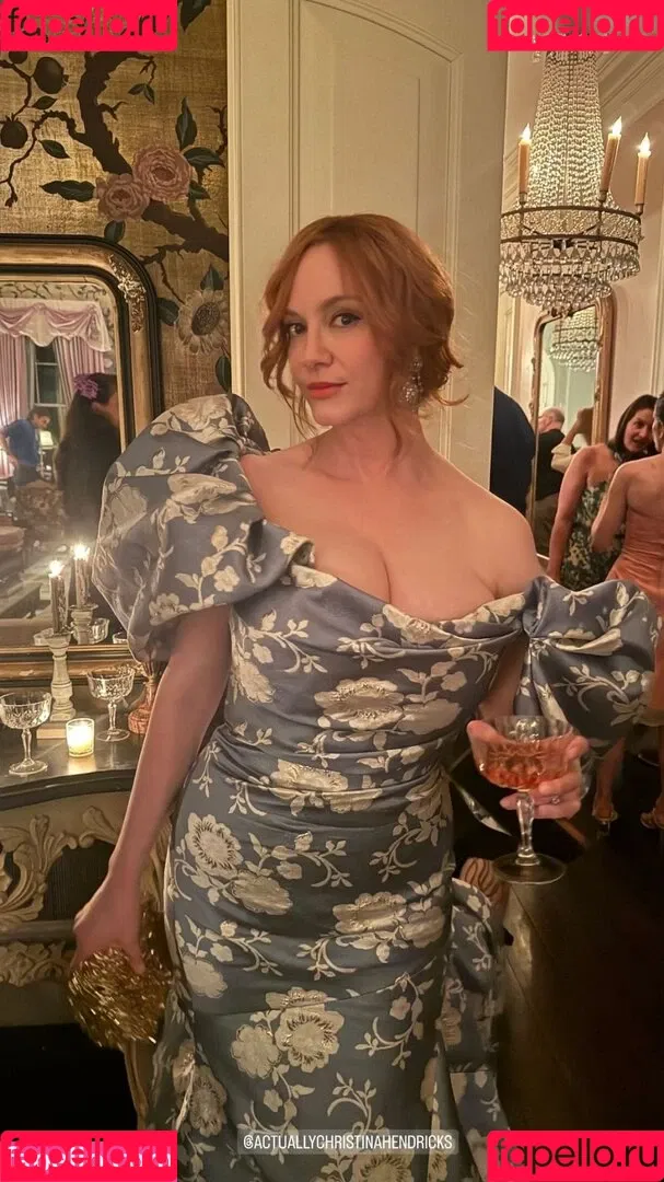 Christina Hendricks / actuallychristinahendricks Onlyfans Photo Gallery 