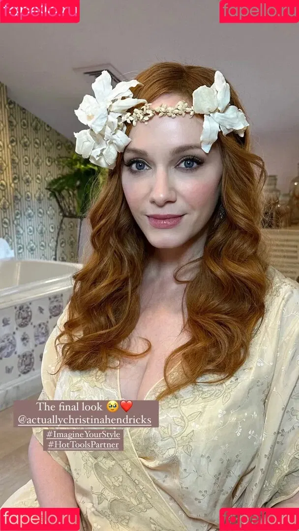Christina Hendricks / actuallychristinahendricks Onlyfans Photo Gallery 