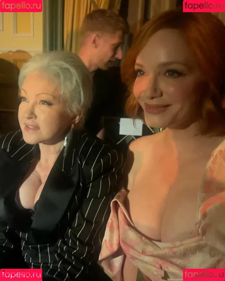 Christina Hendricks / actuallychristinahendricks Onlyfans Photo Gallery 