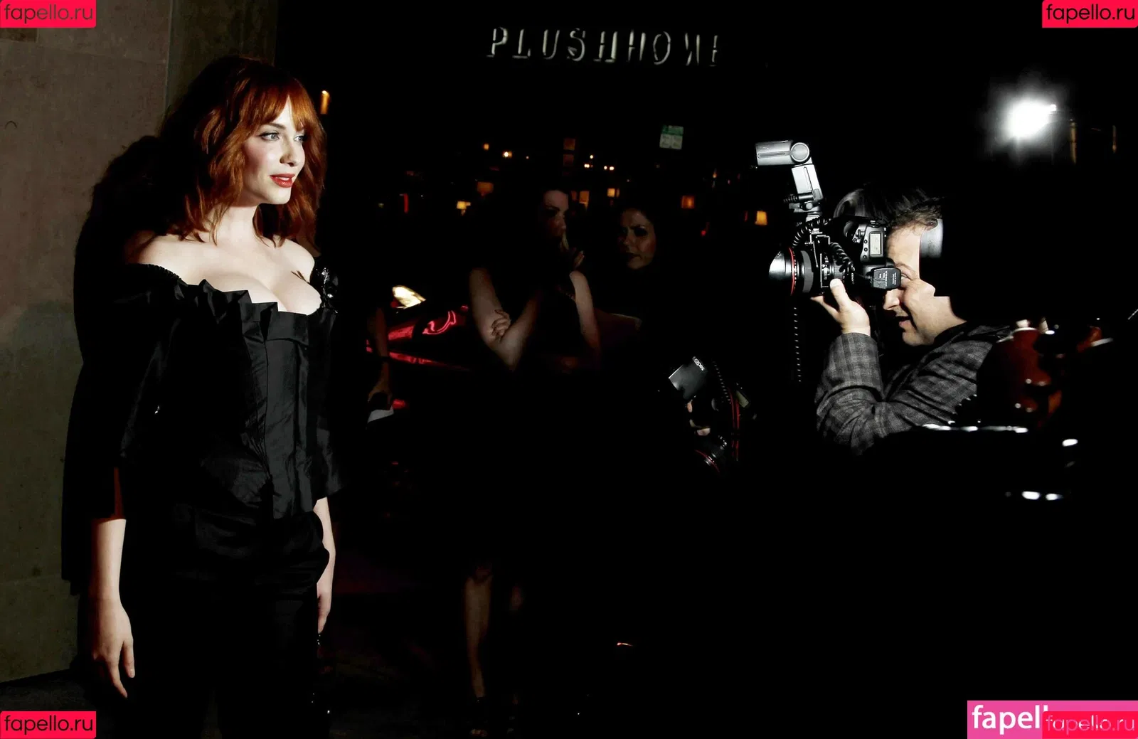 Christina Hendricks / actuallychristinahendricks Onlyfans Photo Gallery 