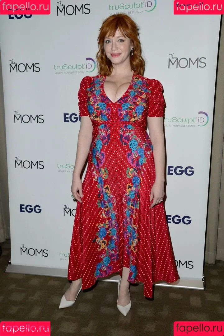 Christina Hendricks / actuallychristinahendricks Onlyfans Photo Gallery 