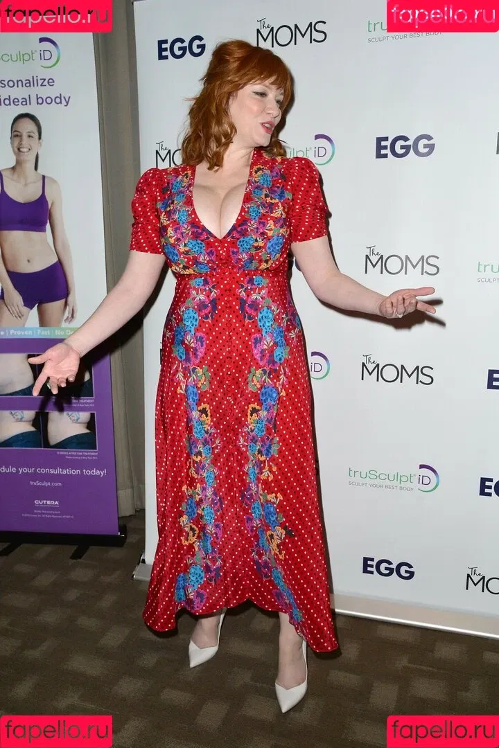 Christina Hendricks / actuallychristinahendricks Onlyfans Photo Gallery 