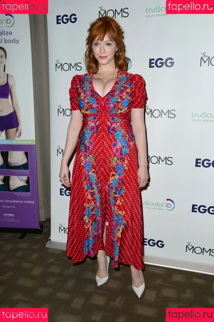 Christina Hendricks / actuallychristinahendricks Onlyfans Photo Gallery 