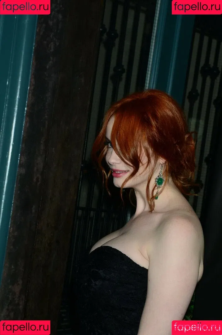 Christina Hendricks / actuallychristinahendricks Onlyfans Photo Gallery 
