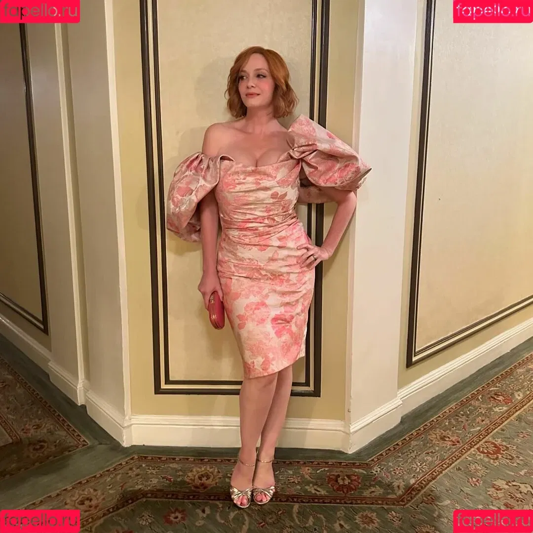 Christina Hendricks / actuallychristinahendricks Onlyfans Photo Gallery 