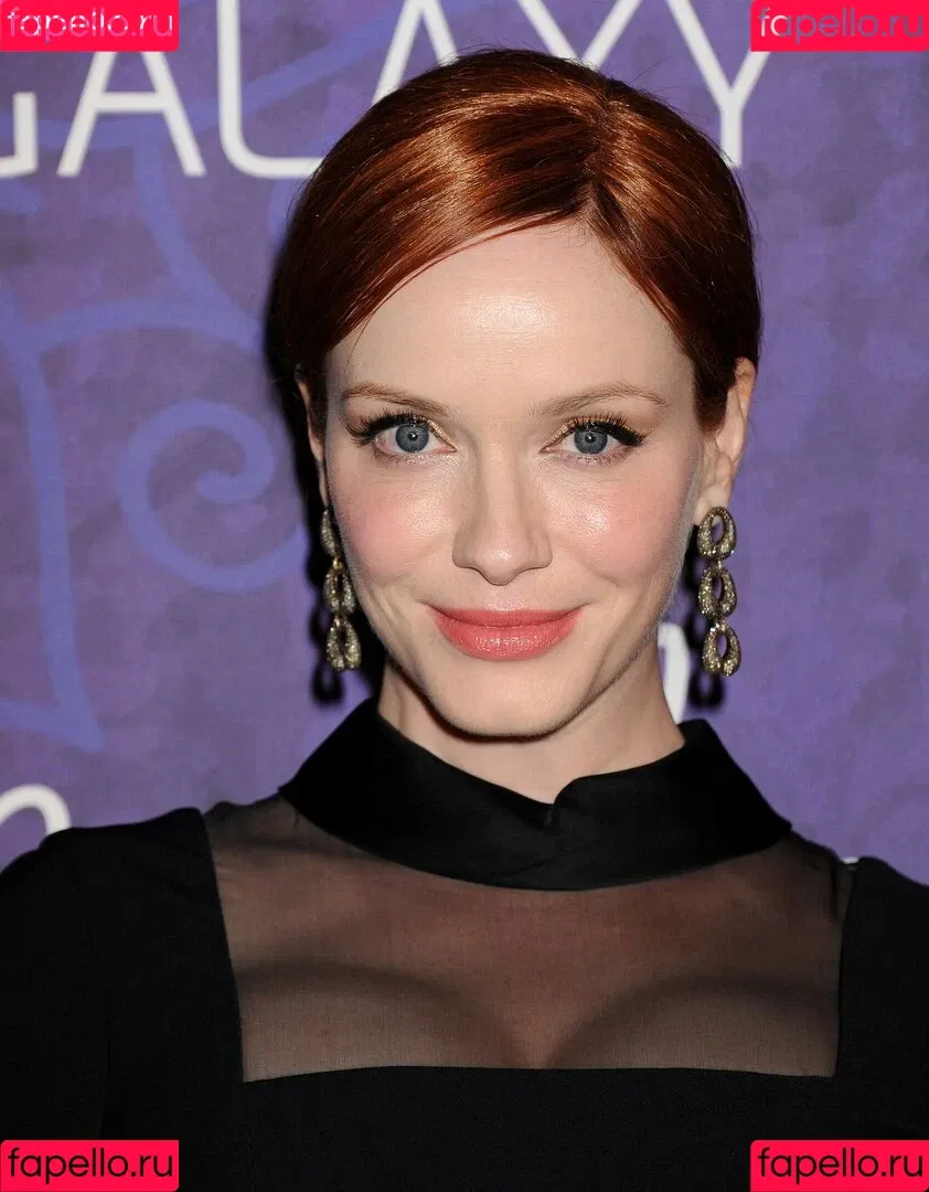Christina Hendricks / actuallychristinahendricks Onlyfans Photo Gallery 
