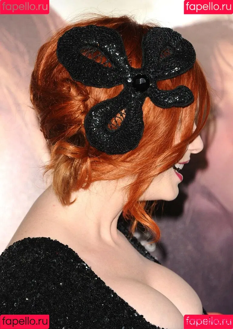 Christina Hendricks / actuallychristinahendricks Onlyfans Photo Gallery 