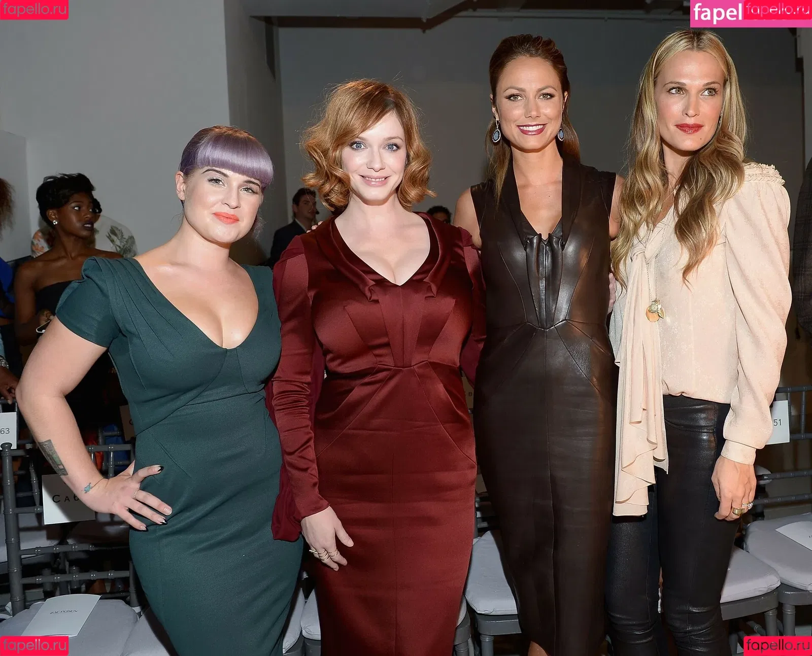 Christina Hendricks / actuallychristinahendricks Onlyfans Photo Gallery 