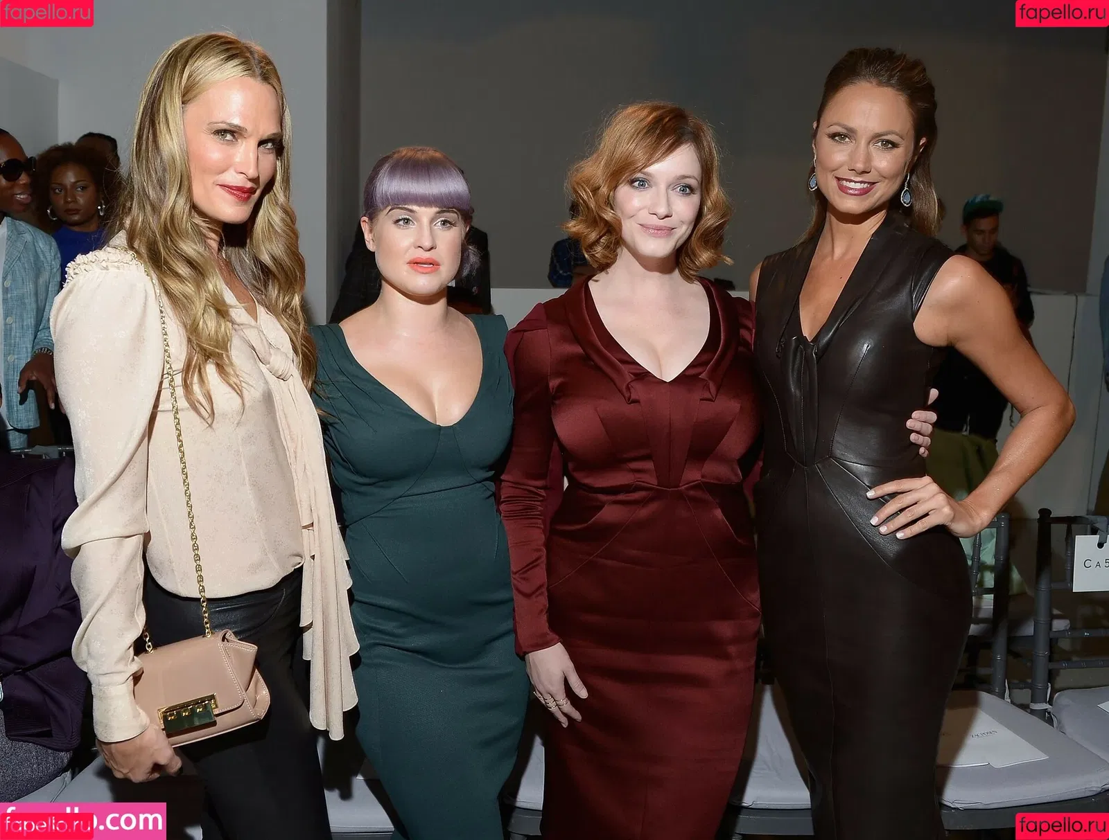 Christina Hendricks / actuallychristinahendricks Onlyfans Photo Gallery 