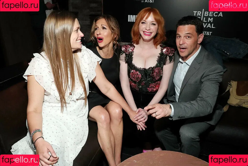 Christina Hendricks / actuallychristinahendricks Onlyfans Photo Gallery 