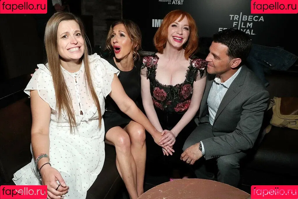 Christina Hendricks / actuallychristinahendricks Onlyfans Photo Gallery 