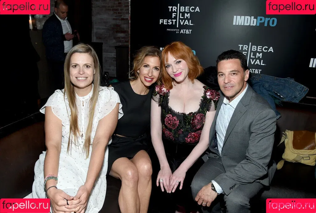 Christina Hendricks / actuallychristinahendricks Onlyfans Photo Gallery 