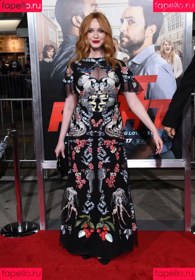 Christina Hendricks / actuallychristinahendricks Onlyfans Photo Gallery 