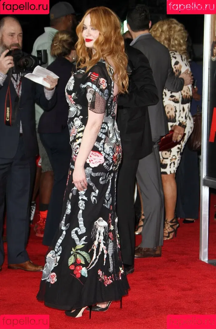 Christina Hendricks / actuallychristinahendricks Onlyfans Photo Gallery 