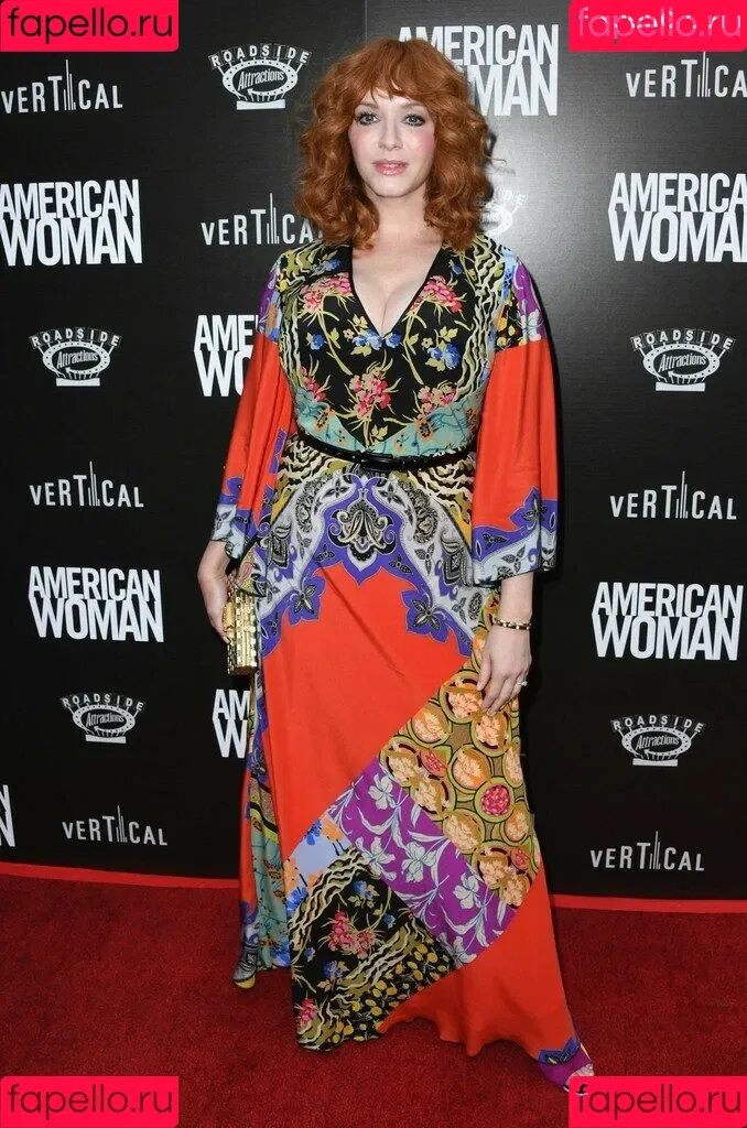 Christina Hendricks / actuallychristinahendricks Onlyfans Photo Gallery 