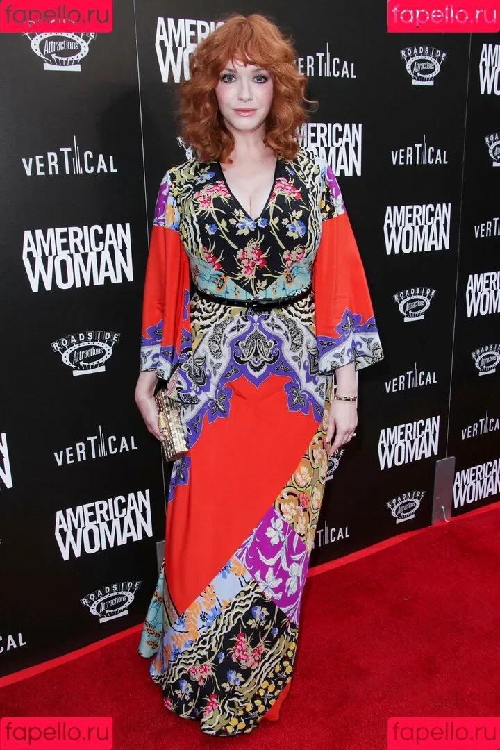 Christina Hendricks / actuallychristinahendricks Onlyfans Photo Gallery 