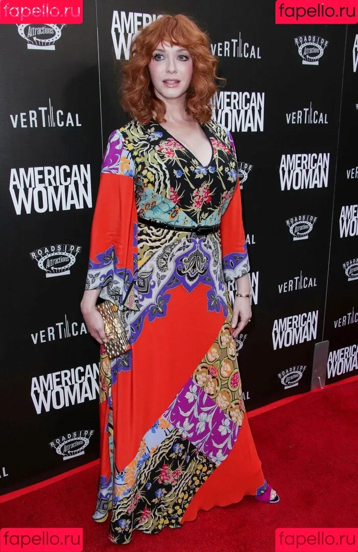 Christina Hendricks / actuallychristinahendricks Onlyfans Photo Gallery 